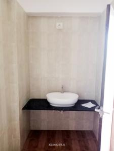 Bathroom Image of 2756 Sq.ft 4 BHK Apartment / Flat for rent in Shree Radha Jaldeep Vertex, Ambli Ahmedabad for Rs. 75000