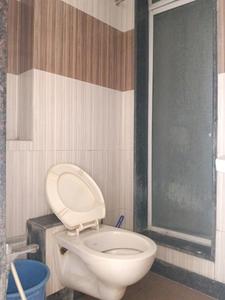 Common Bathroom Image of 575 Sq.ft 1 BHK Apartment / Flat for rent in Unnati Woods Phase 7, Kasarvadavali Thane for Rs. 18000
