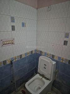 Bathroom Image of 1200 Sq.ft 2 BHK Independent House for rent in Shastri Nagar Meerut for Rs. 14000