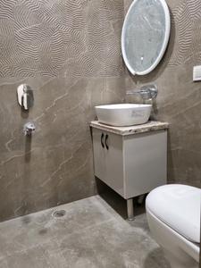 Bedroom One Image of 1100 Sq.ft 3 BHK Builder Floor for sale in Janakpuri New Delhi for Rs. 17000000
