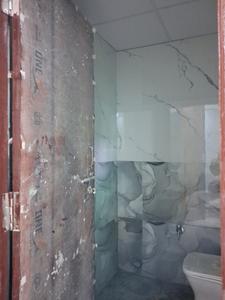 Common Bathroom Image of 890 Sq.ft 2 BHK Apartment / Flat for sale in Sector 49 Noida for Rs. 3750000