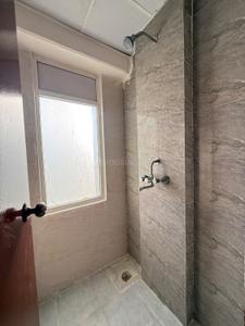 Bathroom Image of 585 Sq.ft 1 BHK Apartment / Flat for rent in Amrapali Dream Valley 2, Noida Extension Greater Noida for Rs. 16500