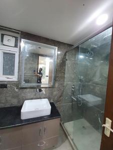 Bathroom Image of 2755 Sq.ft 3 BHK Builder Floor for rent in DLF Phase 4 Gurgaon for Rs. 97000
