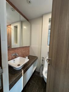 Bathroom Image of 1500 Sq.ft 3 BHK Apartment / Flat for sale in Lodha Park, Lower Parel Mumbai for Rs. 70000000