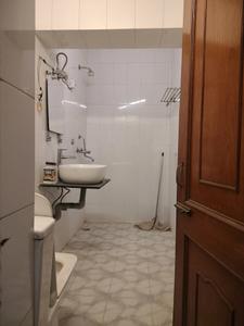 Common Bathroom Image of 1200 Sq.ft 3 BHK Apartment / Flat for rent in Masoodpur New Delhi for Rs. 44000