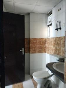 Common Bathroom Image of 1315 Sq.ft 3 BHK Apartment / Flat for sale in Supertech Livingston, Crossings Republik Ghaziabad for Rs. 9200000