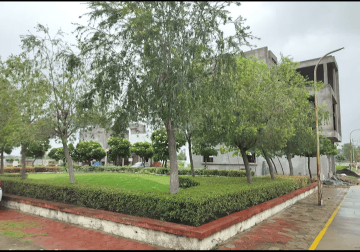 Kolar Road Main Image 1