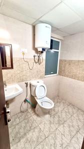 Bathroom Image of 1114 Sq.ft 3 BHK Apartment / Flat for sale in Jaypee Kosmos, Sector 134 Noida for Rs. 12500000