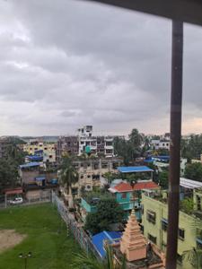 Image of 1950 Sq.ft 4 BHK Apartment / Flat for rent in Chinar Park, Kolkata for Rs. 40000