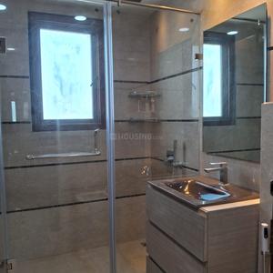 Bathroom Image of 2800 Sq.ft 3.5 BHK Builder Floor for rent in Maharani Bagh New Delhi for Rs. 350000