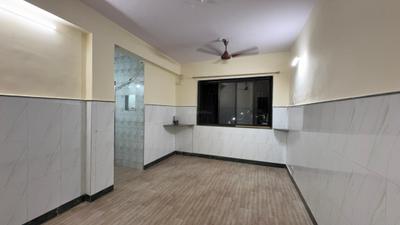 Living Room Image of 800 Sq.ft 1 BHK Apartment / Flat for rent in Kalash Udhyan Complex, Kopar Khairane Navi Mumbai for Rs. 25000