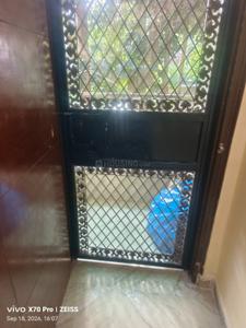 Bedroom Image of 550 Sq.ft 1 BHK Builder Floor for rent in Sant Nagar New Delhi for Rs. 23000