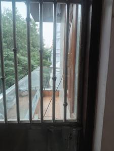 Balcony Image of 700 Sq.ft 2 BHK Builder Floor for rent in Paschim Vihar New Delhi for Rs. 30000