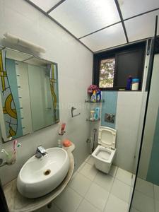 Bathroom Image of 2000 Sq.ft 4 BHK Independent House for rent in Kopar Khairane Navi Mumbai for Rs. 80000