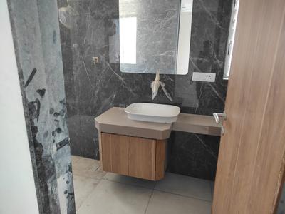 Bathroom Image of 2200 Sq.ft 4 BHK Apartment / Flat for rent in Ratnam Gardenbay, Sama Savli Vadodara for Rs. 45000