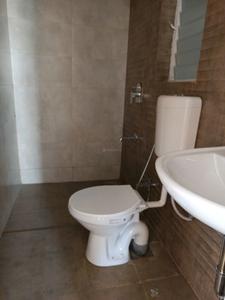 Common Bathroom Image of 980 Sq.ft 2 BHK Apartment / Flat for rent in Gagan Aviva, Kesnand Pune for Rs. 15000
