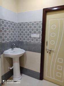 Bathroom Image of 2500 Sq.ft 3 BHK Apartment / Flat for rent in Nawab Saheb Kunta Hyderabad for Rs. 18000