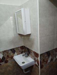 Bathroom Image of 1200 Sq.ft 2 BHK Independent House for rent in Chromepet Chennai for Rs. 19000