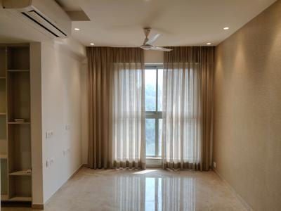 Living Room Image of 650 Sq.ft 1 BHK Apartment / Flat for sale in Hiranandani Regent Hill A B C D And E Wing, Powai Mumbai for Rs. 18900000