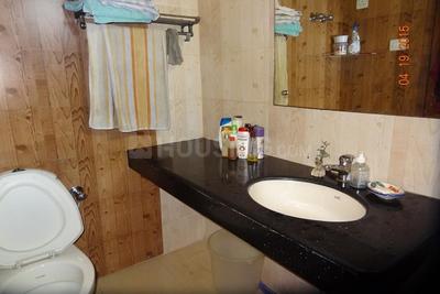 Bathroom Image of 1700 Sq.ft 3 BHK Apartment / Flat for sale in Sector 28 Noida for Rs. 24000000