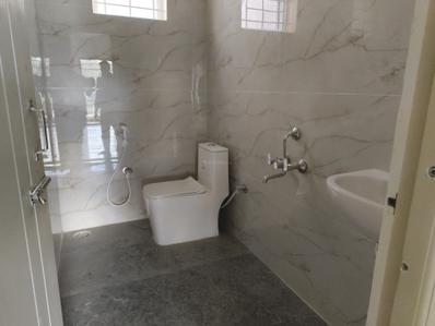 Bathroom Image of 600 Sq.ft 1 BHK Builder Floor for rent in Akshayanagar Bengaluru for Rs. 20000