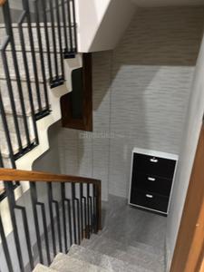 Bathroom Image of 1200 Sq.ft 3 BHK Builder Floor for rent in Vivek Vihar New Delhi for Rs. 60000