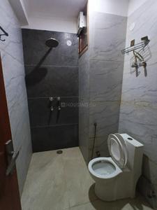 Bathroom Image of 550 Sq.ft 1 BHK Builder Floor for rent in Sector 122 Noida for Rs. 20000