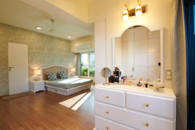 Bathroom Image of 1985 Sq.ft 3 BHK Apartment / Flat for sale in Lokhandwala Complex, Andheri West Mumbai for Rs. 55000000