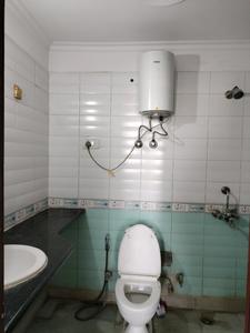 Common Bathroom Two Image of 1850 Sq.ft 3 BHK Apartment / Flat for sale in Sector 7 Dwarka New Delhi for Rs. 26800000