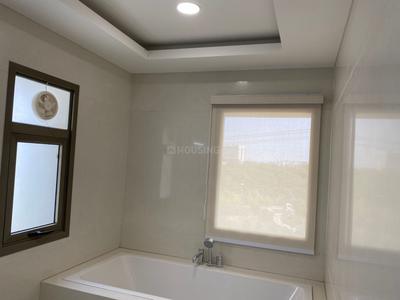 Bathroom Image of 5815 Sq.ft 5 BHK Villa for rent in Sobha International City, Sector 109 Gurgaon for Rs. 300000