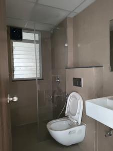 Common Bathroom One Image of 2220 Sq.ft 4 BHK Apartment / Flat for rent in Runwal The Central Park, Chinchwad Pune for Rs. 80001