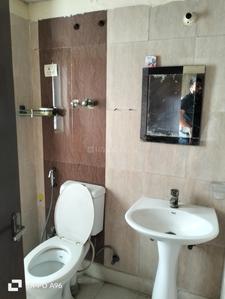 Bathroom Image of 1150 Sq.ft 2.5 BHK Apartment / Flat for sale in Skytech Matrott, Sector 76 Noida for Rs. 15000000