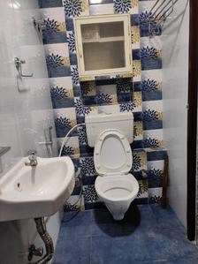 Bathroom Image of 885 Sq.ft 2 BHK Apartment / Flat for rent in DB Ozone, Dahisar East Mumbai for Rs. 27000