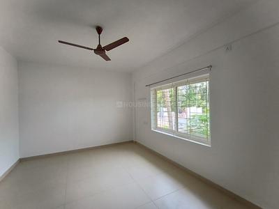 Bedroom Image of 1650 Sq.ft 3 BHK Apartment / Flat for rent in Maradu Kochi for Rs. 26000