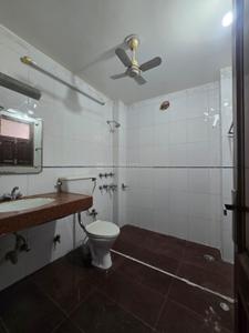 Bathroom Image of 1800 Sq.ft 3 BHK Builder Floor for rent in Anand Vihar New Delhi for Rs. 61000