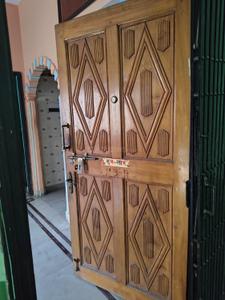 Bedroom Image of 800 Sq.ft 2 BHK Builder Floor for rent in New Alipore Kolkata for Rs. 13500