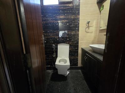 Bathroom Image of 950 Sq.ft 2 BHK Builder Floor for sale in Patel Nagar New Delhi for Rs. 14000000