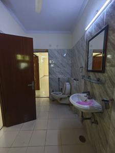 Bathroom Image of 4000 Sq.ft 3 BHK Independent House for sale in Sector 71 Noida for Rs. 110000000