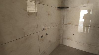 Bathroom Image of 650 Sq.ft 1 BHK Builder Floor for rent in Singasandra Bengaluru for Rs. 25000