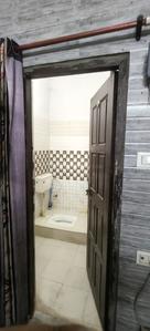 Bathroom Image of 500 Sq.ft 1 BHK Apartment / Flat for sale in Kamta Lucknow for Rs. 1500000