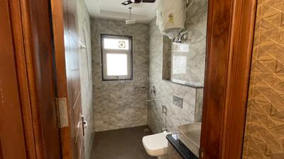 Image of 2200 Sq.ft 4 BHK Apartment / Flat for sale in Meera Bai Apartments, Sector 5 Dwarka, New Delhi for Rs. 27500000