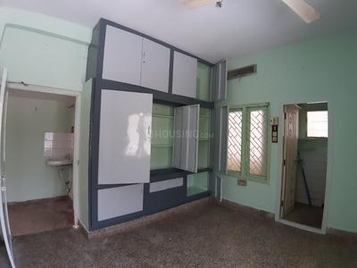 Bedroom Image of 800 Sq.ft 2 BHK Apartment / Flat for rent in Rama Rao Peta Kakinada for Rs. 8500