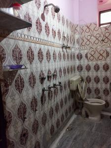 Common Bathroom Image of 600 Sq.ft 1 BHK Independent House for rent in Sector 25 Rohini New Delhi for Rs. 14500