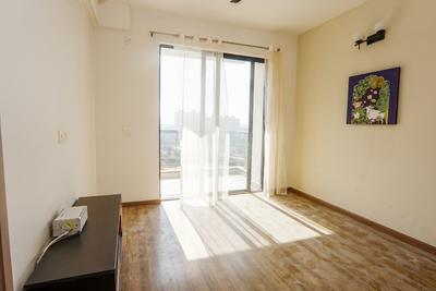 Bedroom Image of 1200 Sq.ft 2 BHK Apartment / Flat for sale in Godrej Oasis, Sector 88A Gurgaon for Rs. 14600000