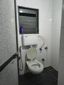 Bathroom Image of Shared Flat for Male in Kasarvadavali, Thane