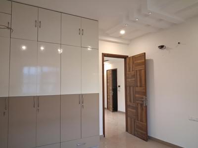 Bedroom Image of 1800 Sq.ft 3 BHK Builder Floor for sale in Paschim Vihar New Delhi for Rs. 37900000