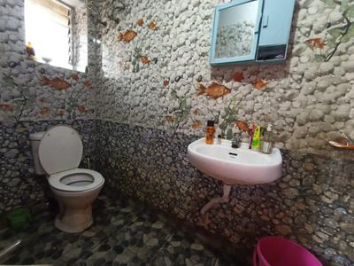 Bathroom Image of 1000 Sq.ft 2 BHK Apartment / Flat for sale in Purbalok Kolkata for Rs. 4400000