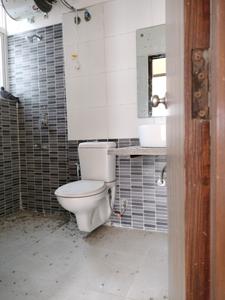 Common Bathroom Image of 2302 Sq.ft 4 BHK Apartment / Flat for sale in Umang Winter Hills, Sewak Park New Delhi for Rs. 35000000