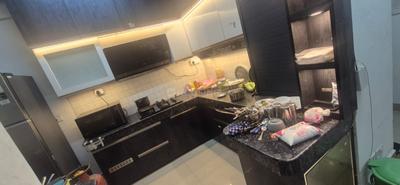 Kitchen Image of 1400 Sq.ft 3 BHK Apartment / Flat for rent in Paarth Aadyant, Ahmamau Lucknow for Rs. 36000