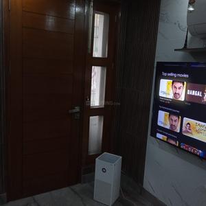 Bathroom Image of 2700 Sq.ft 4 BHK Builder Floor for rent in Vivek Vihar New Delhi for Rs. 90000